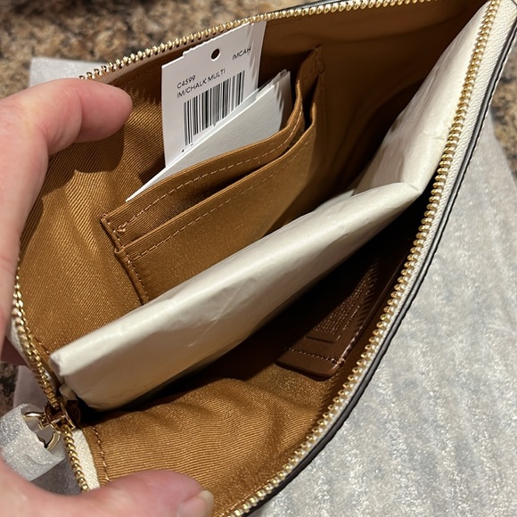 Coach X Peanuts Large Corner Zip Wristlet With Woodstock - Picture 6 of 7